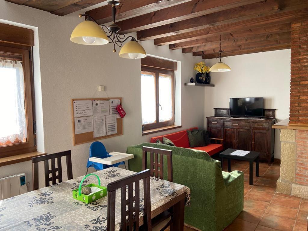 La Casuca De Pumarena Villa Bagian luar foto