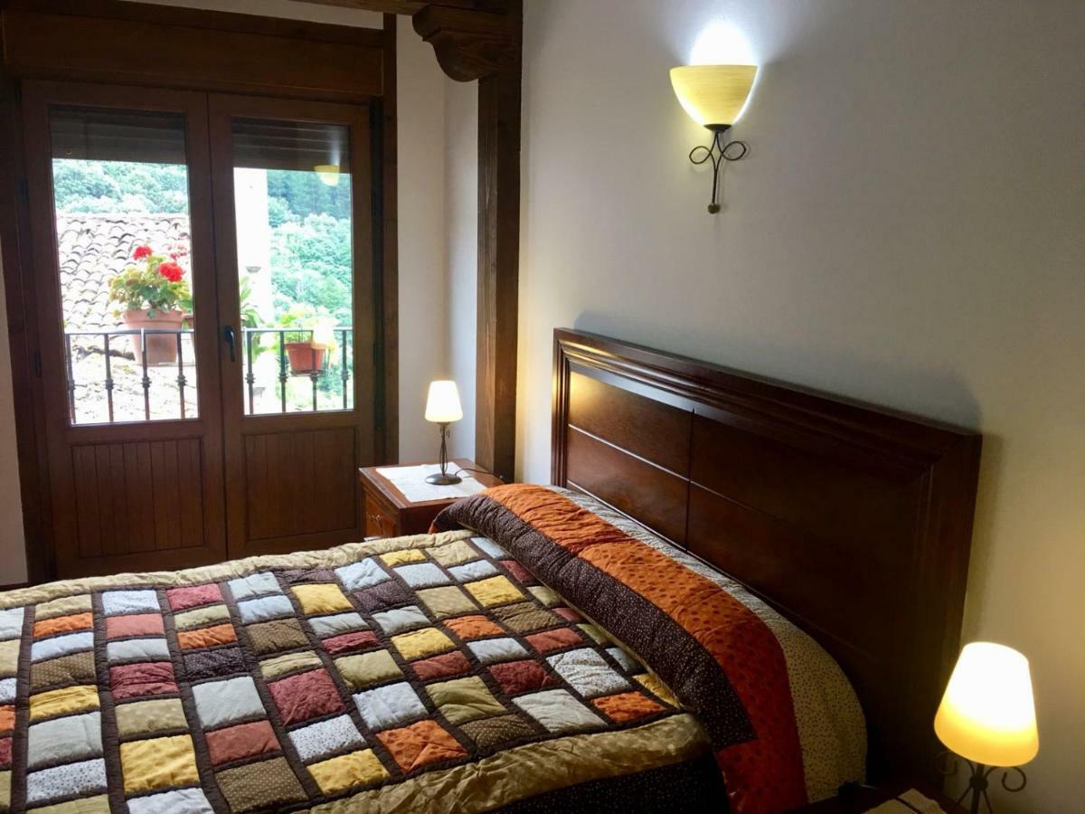 La Casuca De Pumarena Villa Bagian luar foto
