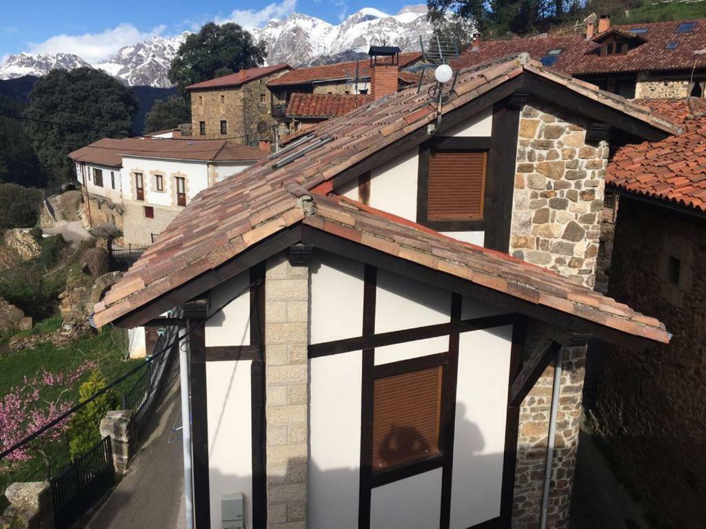La Casuca De Pumarena Villa Bagian luar foto